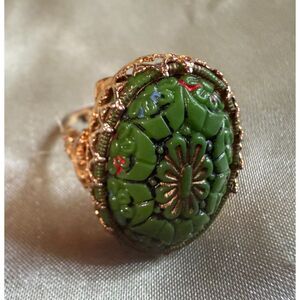 Vintage Austria Green Molded Glass Adjustable Ring Gold Tone Floral Art Glass